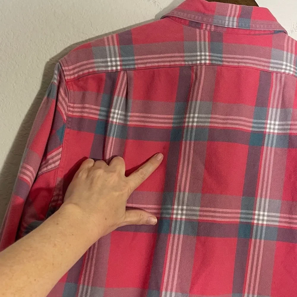 J Crew Men’s Cotton Twill Button Down Size Medium in Faded Red Tartan Plaid